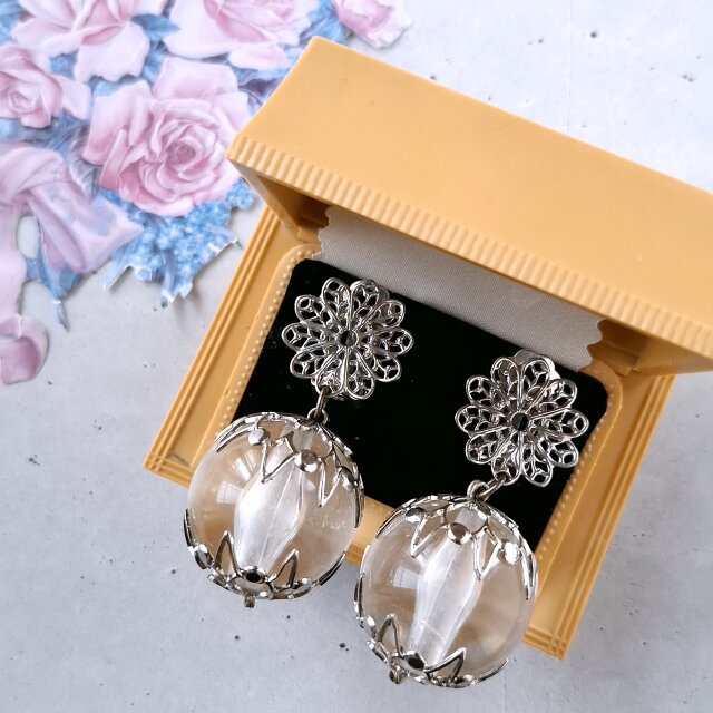 flower watermark clear glass ball dangle ヴィンテージイヤリング