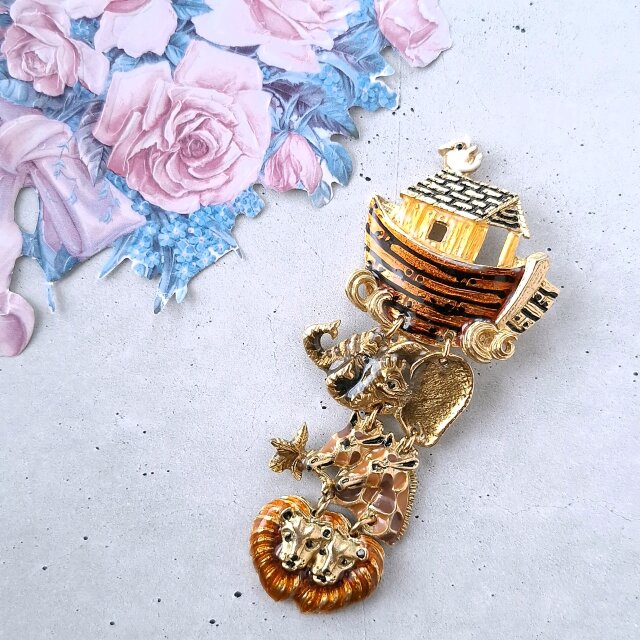 《Don-Lin Jewelry Co.lnc.》 Noah's Ark enamel dangle ヴィンテージブローチ