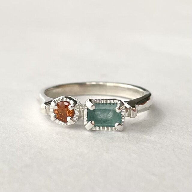 アクアマリンとガーネットの指輪