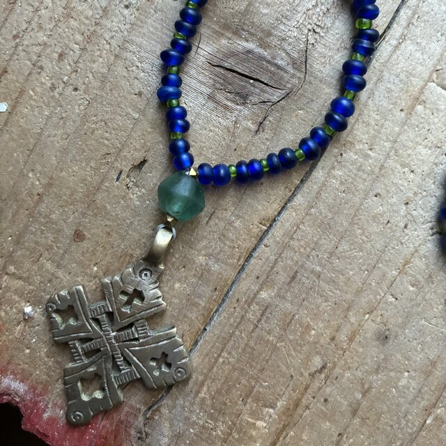 ＊コプトの祈りのネックレス。＠エチオピアンクロス＋アジアのシードビーズ＋ベネチアのシードビーズほかいろいろ。
