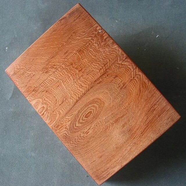 【アレルセ】木製名刺入れ 輸入禁止の貴重な材のカードケース