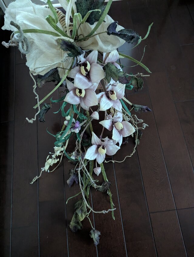 インテリアｽﾜｯｸﾞ（こちょうらんとブドウ）I32 | iichi 日々の暮らしを