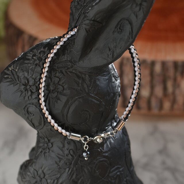 うさぎ色「ブラックオター」ブレスレット (R-BKotter-251120)