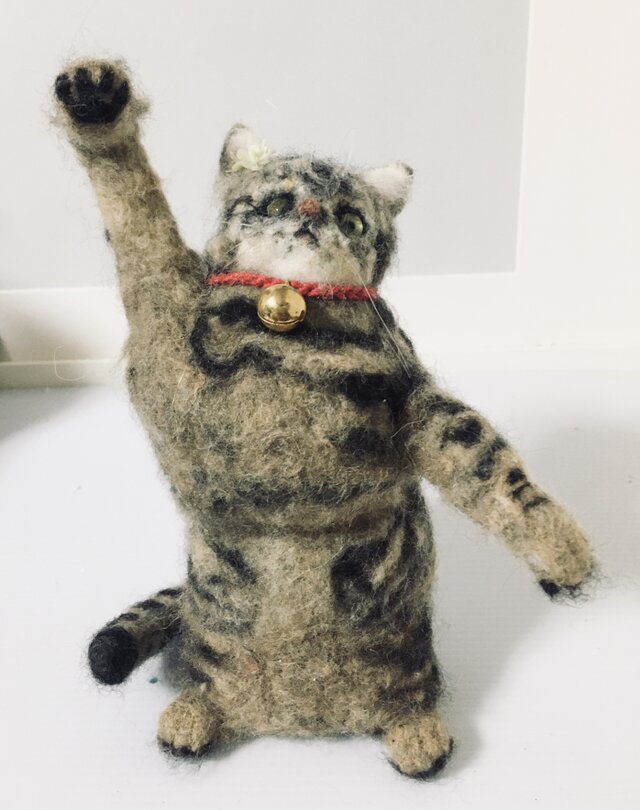 羊毛フェルト　猫　(キジトラ) 迫力の高さ21cm】リアルな毛並みと愛嬌の融合！キジトラ猫の羊毛