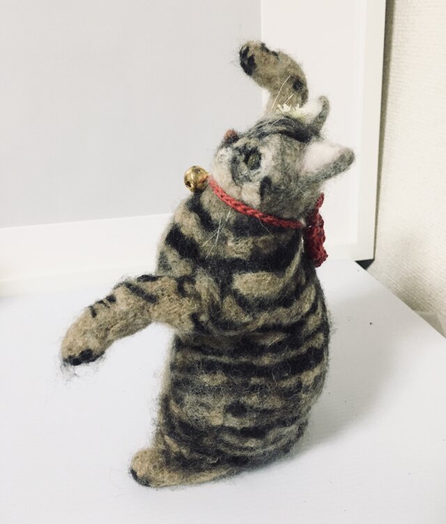 羊毛フェルト　猫　(キジトラ) 迫力の高さ21cm】リアルな毛並みと愛嬌の融合！キジトラ猫の羊毛
