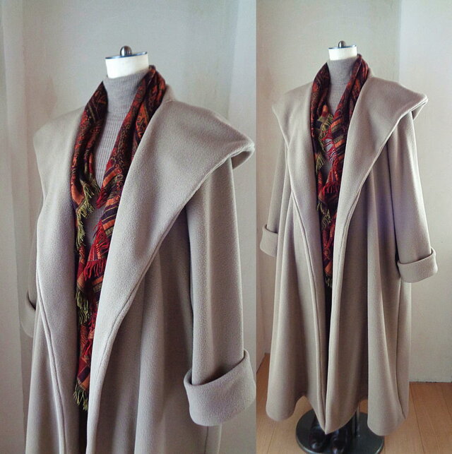 魔法使い♥超軽量 ビッグフード ローブコート♥トープ♥アンチピリング加工 ふんわり上質フリース