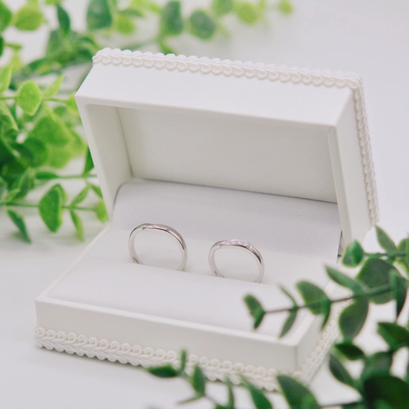 プラチナの結婚指輪セット。 ペア特別価格】プラチナ ダイヤモンド 結婚指輪 ~Hand in hand手を繋ぐ