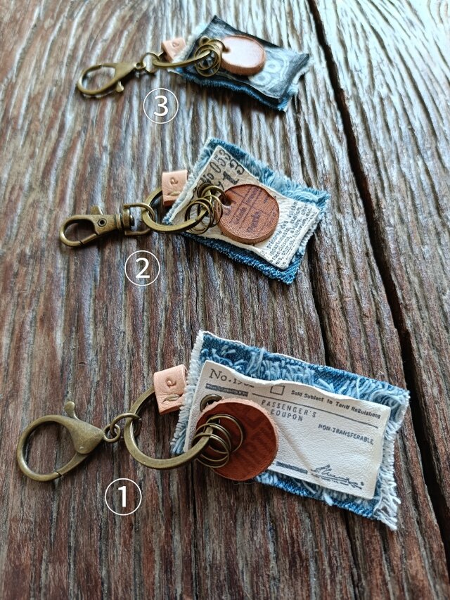 キーホルダー　デニム　牛革