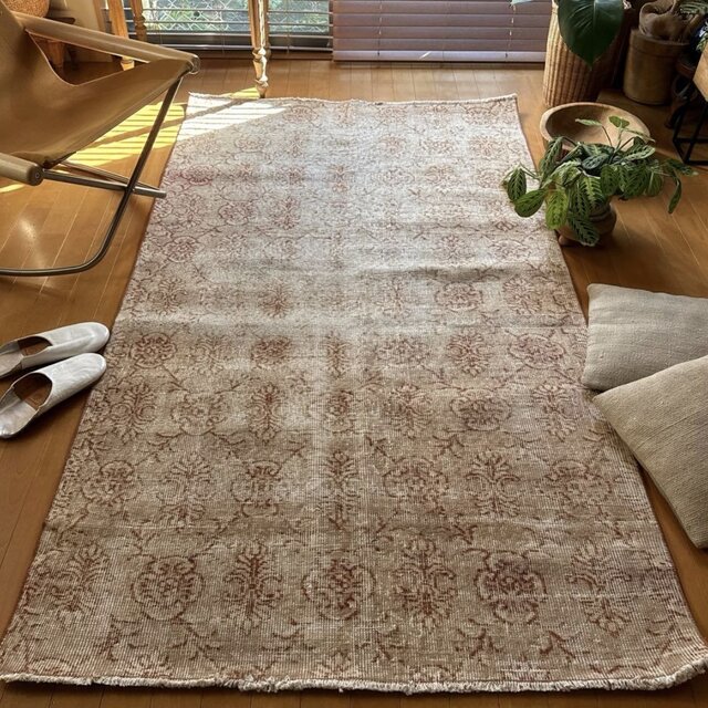 112×197淡いブラウン×ミルクティー　ボタニカル紋章　トルコヴィンテージラグ 112×197淡いブラウン×ミルクティー ボタニカル紋章 トルコヴィンテージ