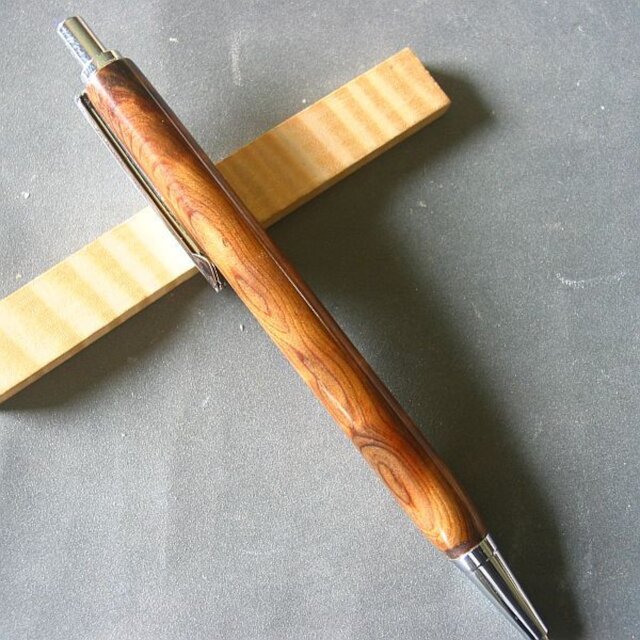 【屋久杉】木軸シャープペン　光明杢と木肌が魅力的