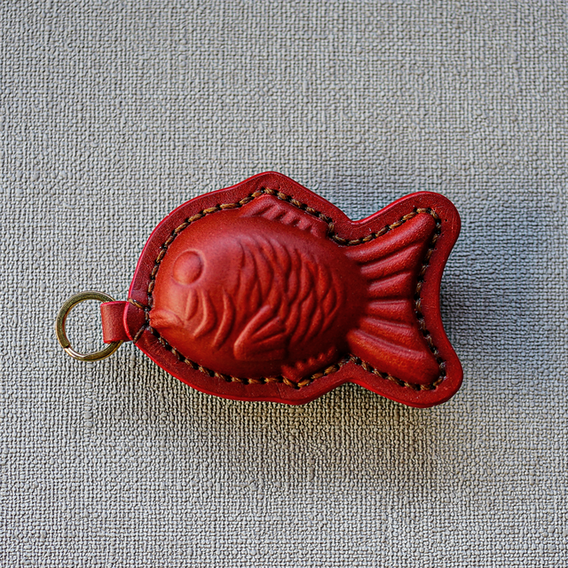 本革たい焼きチャーム【金赤／きんあか】