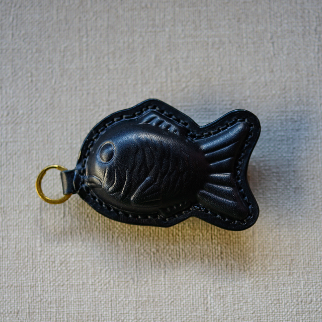 本革たい焼きチャーム【鉄黒／てつぐろ】