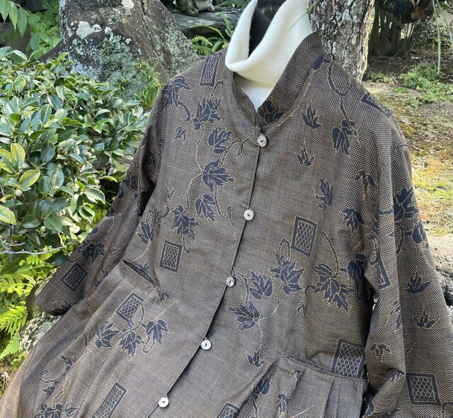 着物リメイク】羽織れるワンピース/切り替えタック/大島紬 | iichi