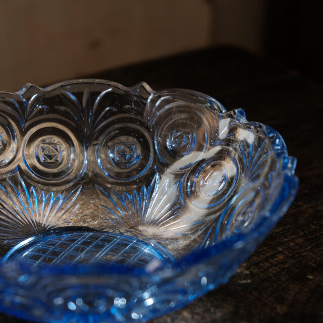 素敵な形状◇プレスガラス波縁中鉢 古民家 古道具 ブルー 暮らしに
