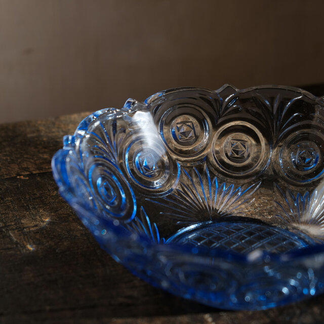 素敵な形状◇プレスガラス波縁中鉢 古民家 古道具 ブルー 暮らしに