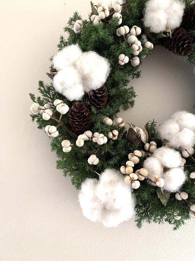 森のクリスマス Ⅷ ~White 白綿とナンキンハゼ | iichi 日々の暮らしを