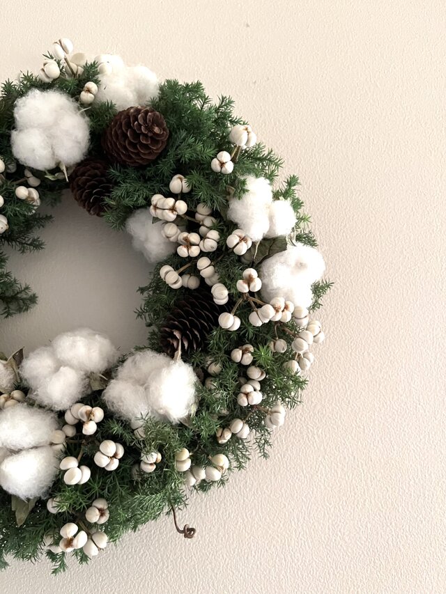 森のクリスマス Ⅷ ~White 白綿とナンキンハゼ | iichi 日々の暮らしを