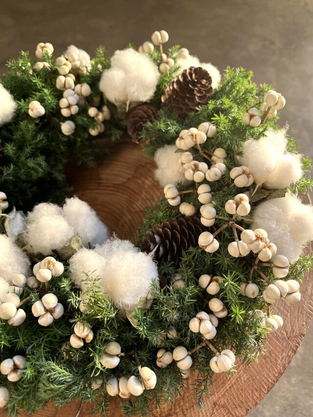 森のクリスマス Ⅷ ~White 白綿とナンキンハゼ | iichi 日々の暮らしを