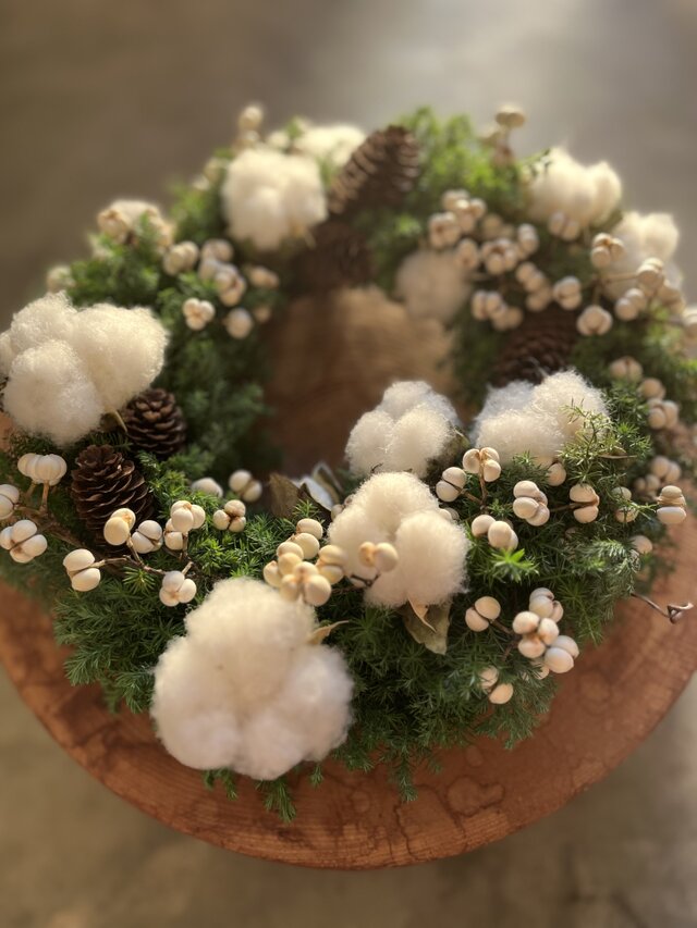 30㎝　雪降る森のクリスマスリース　コットン　フレッシュ針葉樹　ナンキンハゼ 30㎝ 雪降る森のクリスマスリース コットン フレッシュ針葉樹