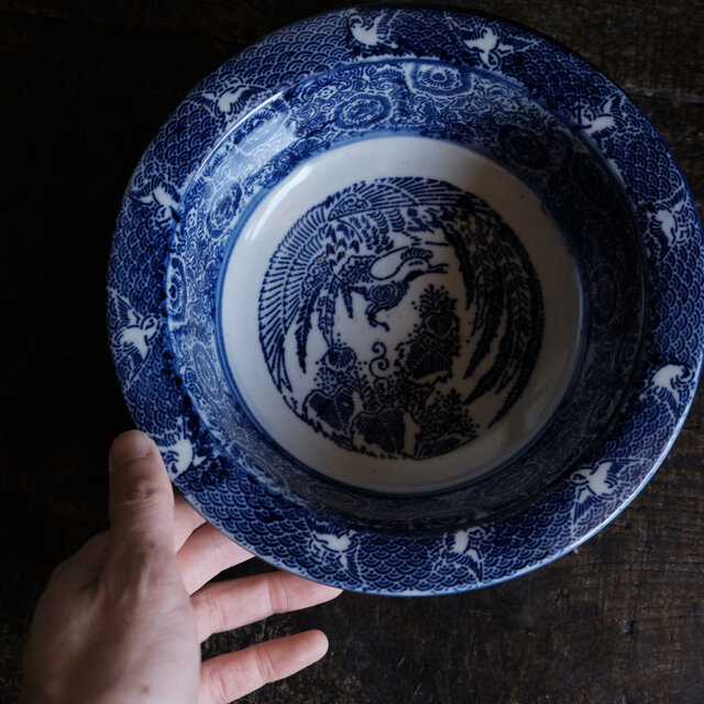 見込みに鳳凰◇縁に鳥。伊万里 ベロ藍印判鉢 碗 骨董・antiques 瓢箪