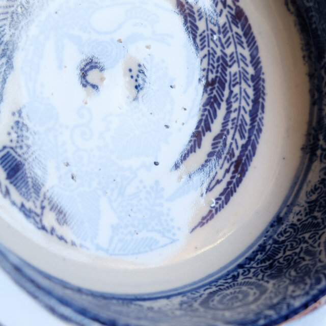 見込みに鳳凰◇縁に鳥。伊万里 ベロ藍印判鉢 碗 骨董・antiques 瓢箪