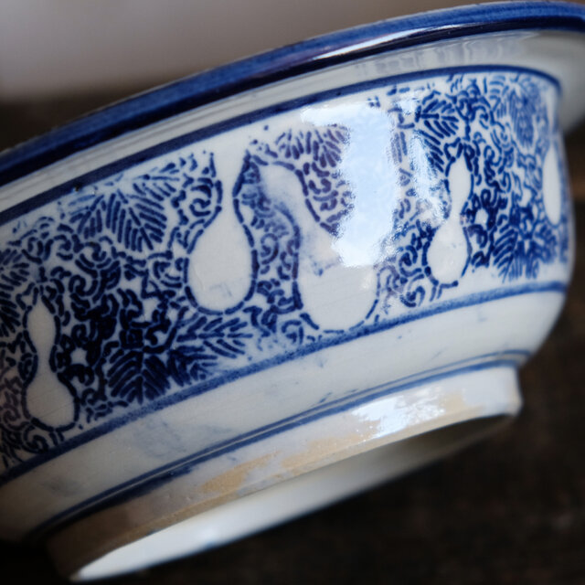 見込みに鳳凰◇縁に鳥。伊万里 ベロ藍印判鉢 碗 骨董・antiques 瓢箪