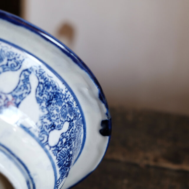 見込みに鳳凰◇縁に鳥。伊万里 ベロ藍印判鉢 碗 骨董・antiques 瓢箪