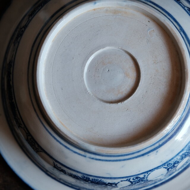 見込みに鳳凰◇縁に鳥。伊万里 ベロ藍印判鉢 碗 骨董・antiques 瓢箪