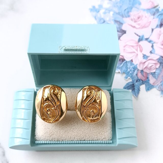 carved swirl tulip oval ヴィンテージイヤリング