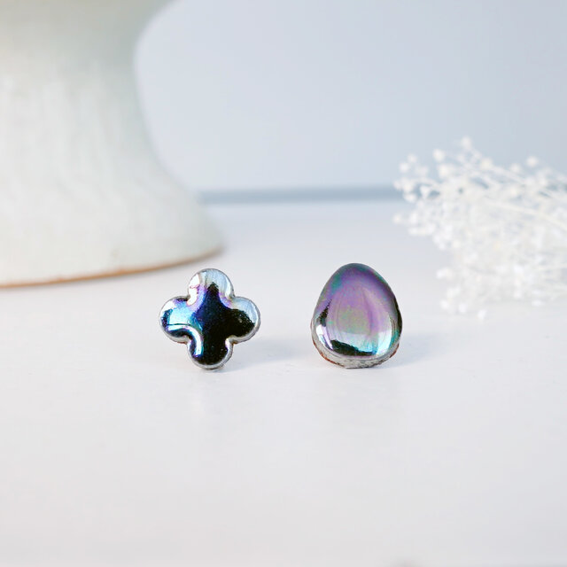 T-257 美濃焼タイルのピアス／イヤリング　ブラックパールカラー【裏面レザー加工】