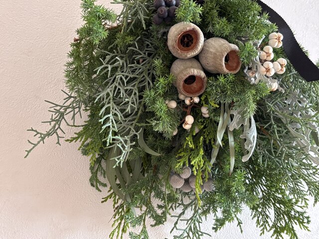 シックでナチュラルクリスマススワッグ | iichi 日々の暮らしを