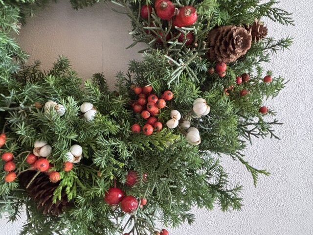 赤い実がいっぱいのクリスマス2 | iichi 日々の暮らしを心地よくする