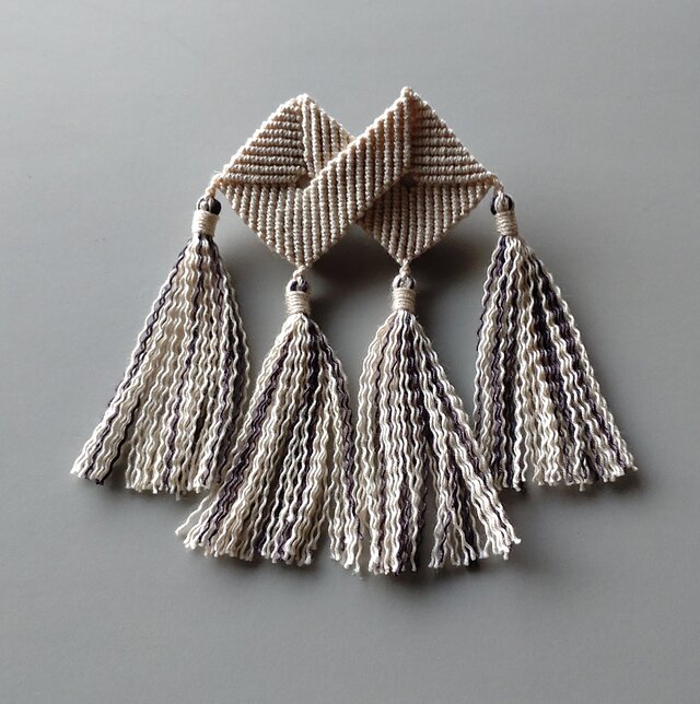 「ブローチエンドレスヨコ」（生成×ミックス）