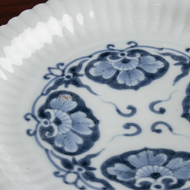 古伊万里 染付草花文 輪花中皿 江戸後期 | iichi 日々の暮らしを