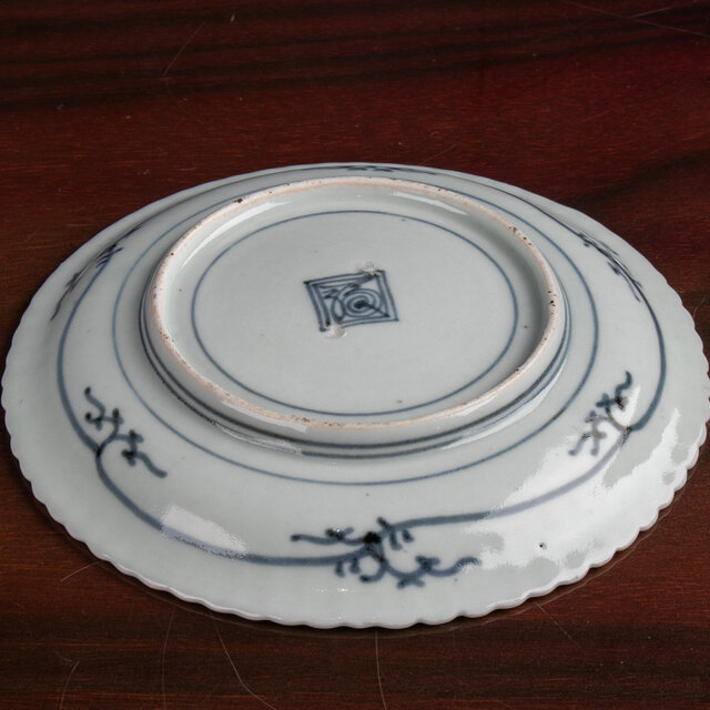 骨董　アンティーク　初期伊万里　陶片　染付　花文　輪花五寸皿　残欠　出土　発掘品 骨董 古伊万里（江戸後期～明治） 輪花五寸皿 | FURACOCO