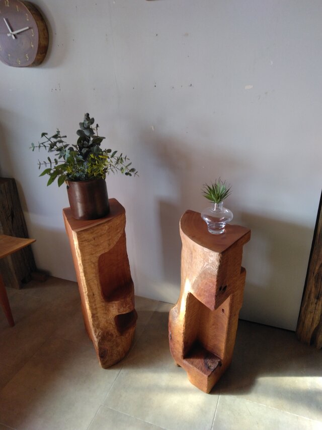 一木のハイスツール　　無垢材・スツール・カウンターチェア・ディスプレイ