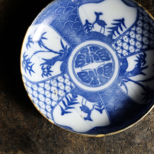 骨董品　中皿 見込みに向かい蝶◇鹿と竹。時代印判中皿 骨董・antiques 古道具 丁寧