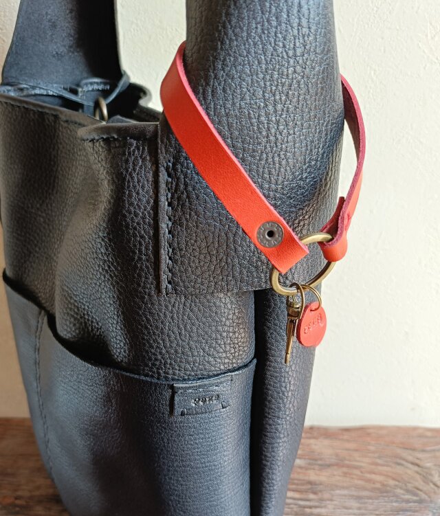 キーロープ　レッド　オイルレザー