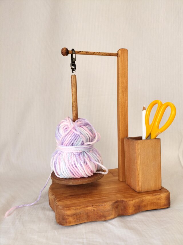 新型2wayリスト型ヤーンホルダースタンド（タテ型小物入れ付）