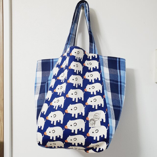 大きめころりんマルシェトートバッグ (ブタさん×タータンチェック柄