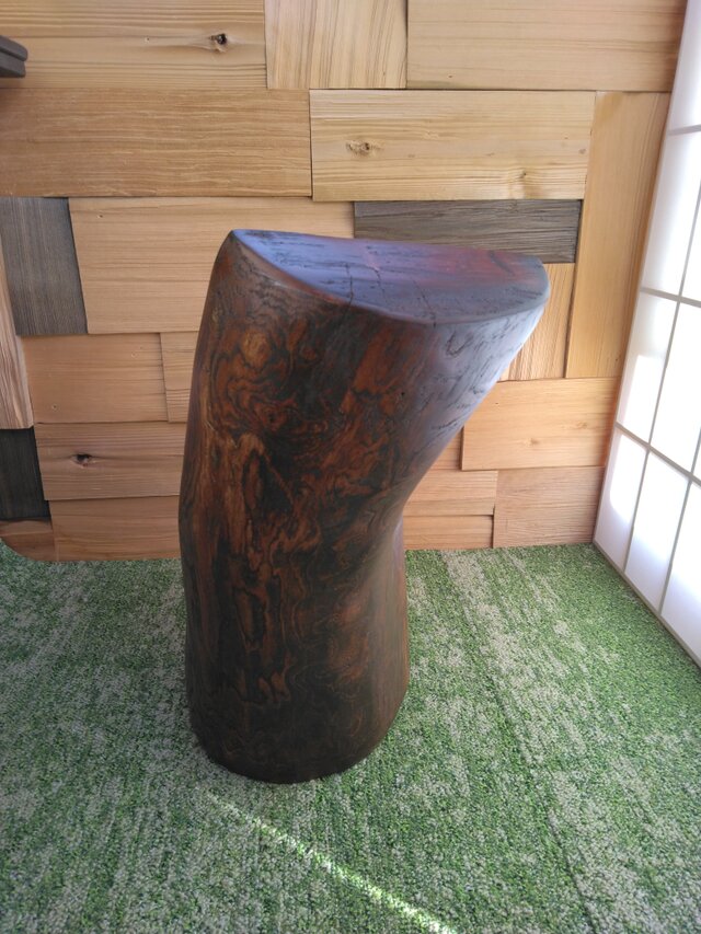 背もたれまるた椅子 ～一木の椅子・欅材～ | iichi 日々の暮らしを