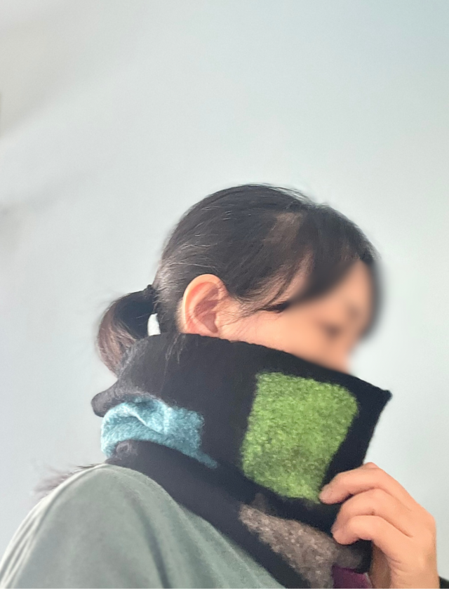 羊毛フェルトのネックウォーマー（ブラック）