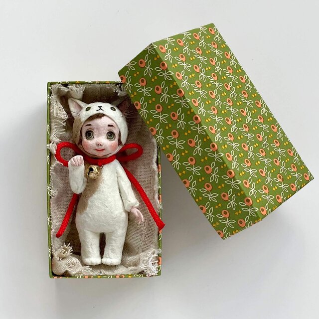 和紙人形『招き猫(三毛猫)』 | iichi 日々の暮らしを心地よくする