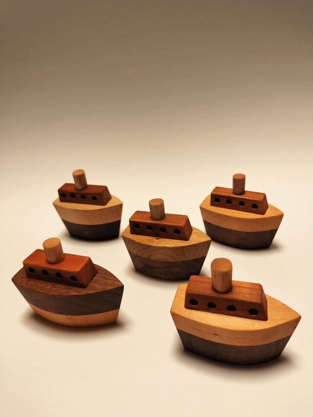 ペーパーウエイト　木の船