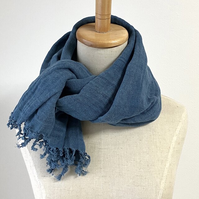 藍染めコットンガーゼストール | iichi 日々の暮らしを心地よくする