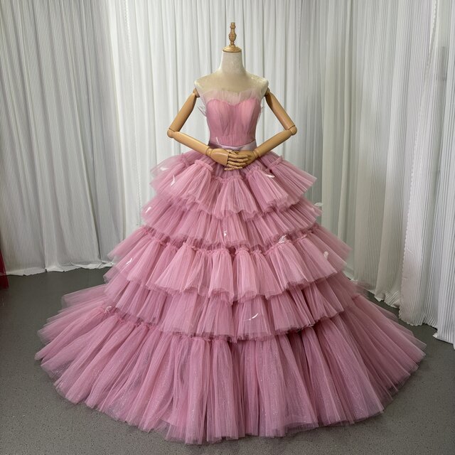 豪華！カラードレス ピンク プリーツスカート キラキラドレス フェザー 優雅なシルエット ボリュームドレス 可愛い 前撮り