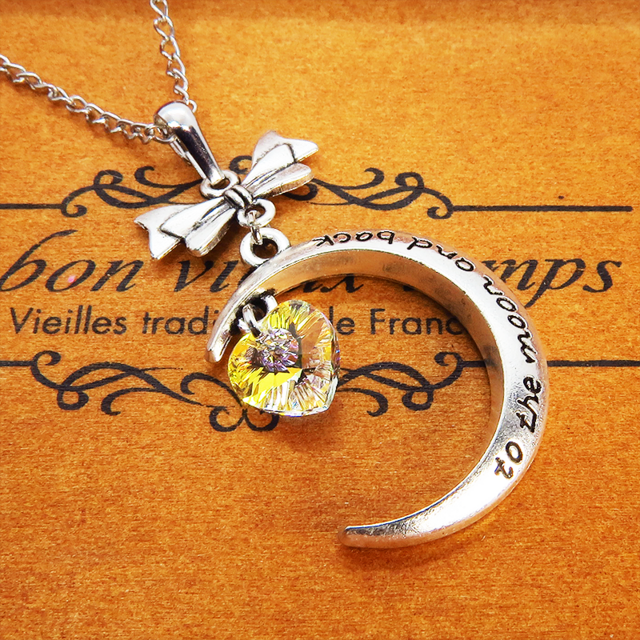 アンティークシルバー 三日月とハートのペンダントネックレス スワロフスキー（クリスタルオーロラ） 長さ調整可