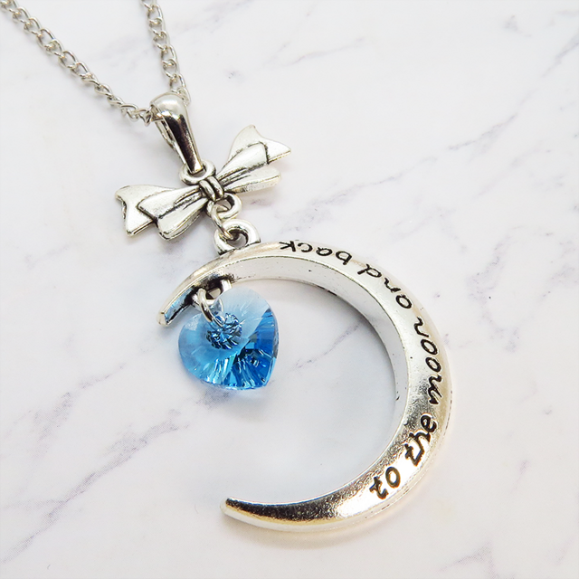 アンティークシルバー 三日月とハートのペンダントネックレス スワロフスキー（アクアマリン） 長さ調整可