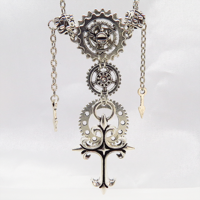 アンティークシルバー ゴシックロザリオ（十字架）と歯車を組合せた