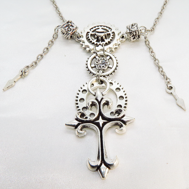 アンティークシルバー ゴシックロザリオ（十字架）と歯車を組合せた